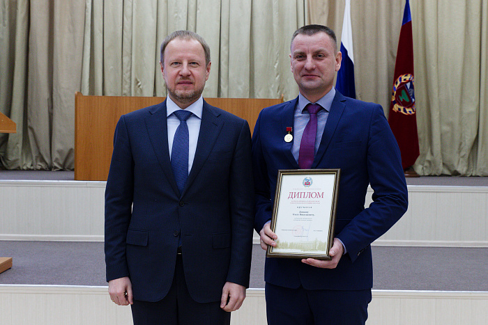 Донцов Олег удостоен премии от Губернатора