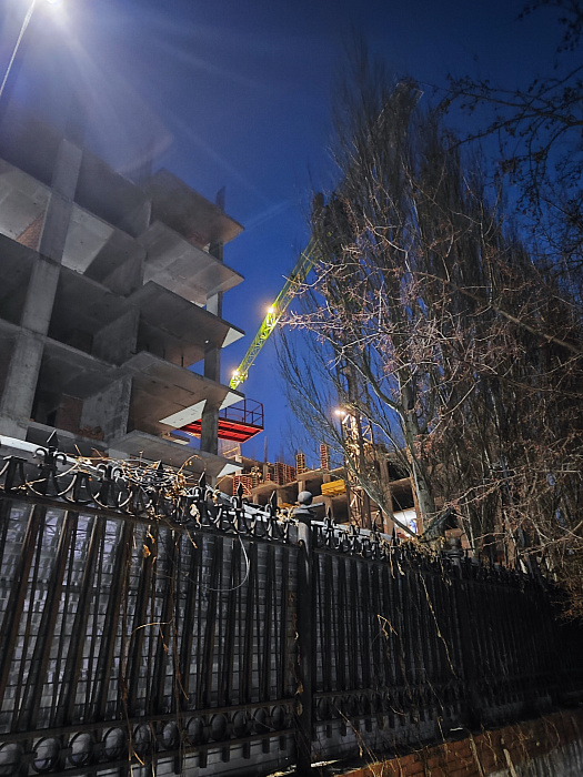 Какой светильник пройдёт проверку: разбираем ГОСТы для освещения башенных кранов